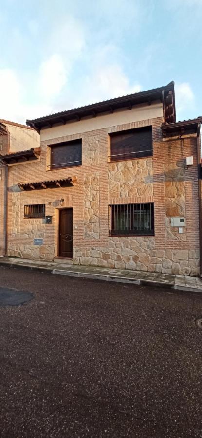 Вилла La Higuera De Gredos Игера-де-лас-Дуэньяс Экстерьер фото