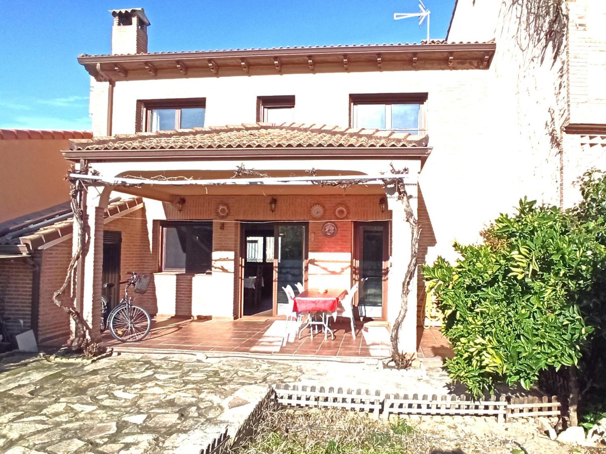Вилла La Higuera De Gredos Игера-де-лас-Дуэньяс Экстерьер фото